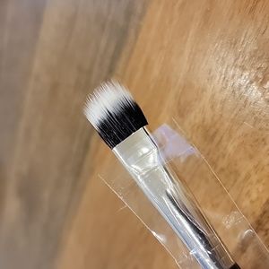 M.A.C 287 Duo Fibre Eyeshadow Brush
